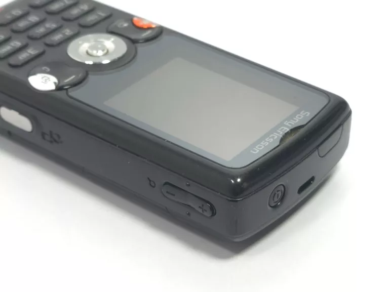 telefon-sony-ericsson-w810i-pudelko-wbudowana-pamiec-202869-556649