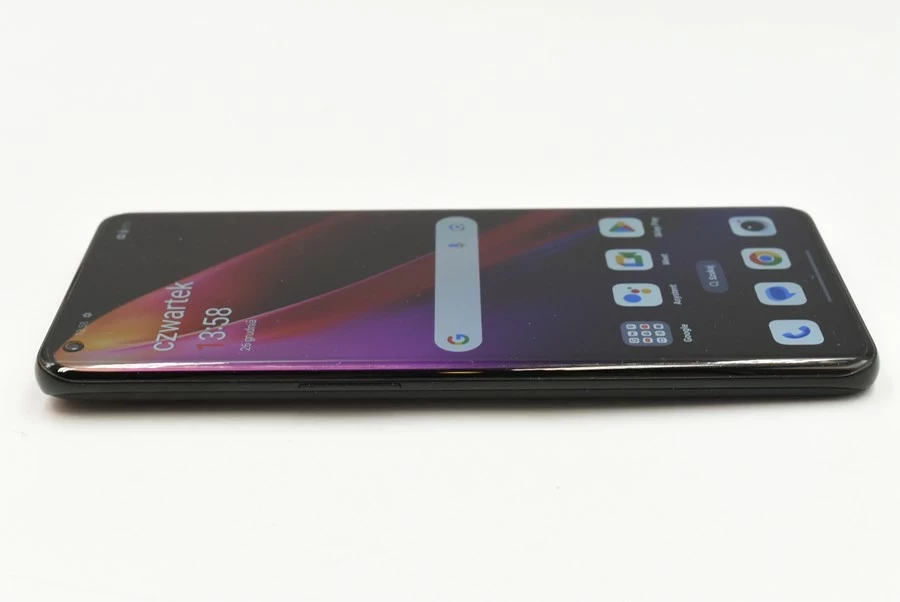 telefon-oneplus-9-pro-5g-przekatna-ekranu-670
