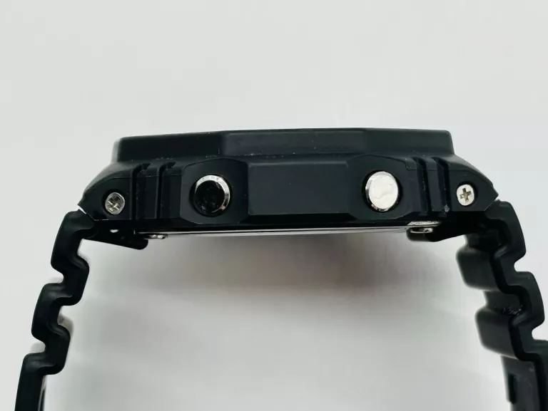 zegarek-casio-g-shock-ga-2100-material-paska-129219-10