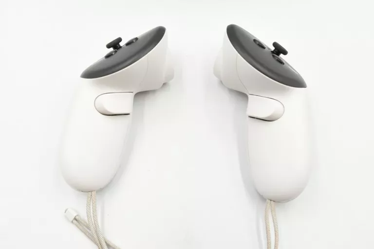 konsola-meta-quest-3s-128gb-gogle-okulary-vr-2-kontrolery-stan-11323-2