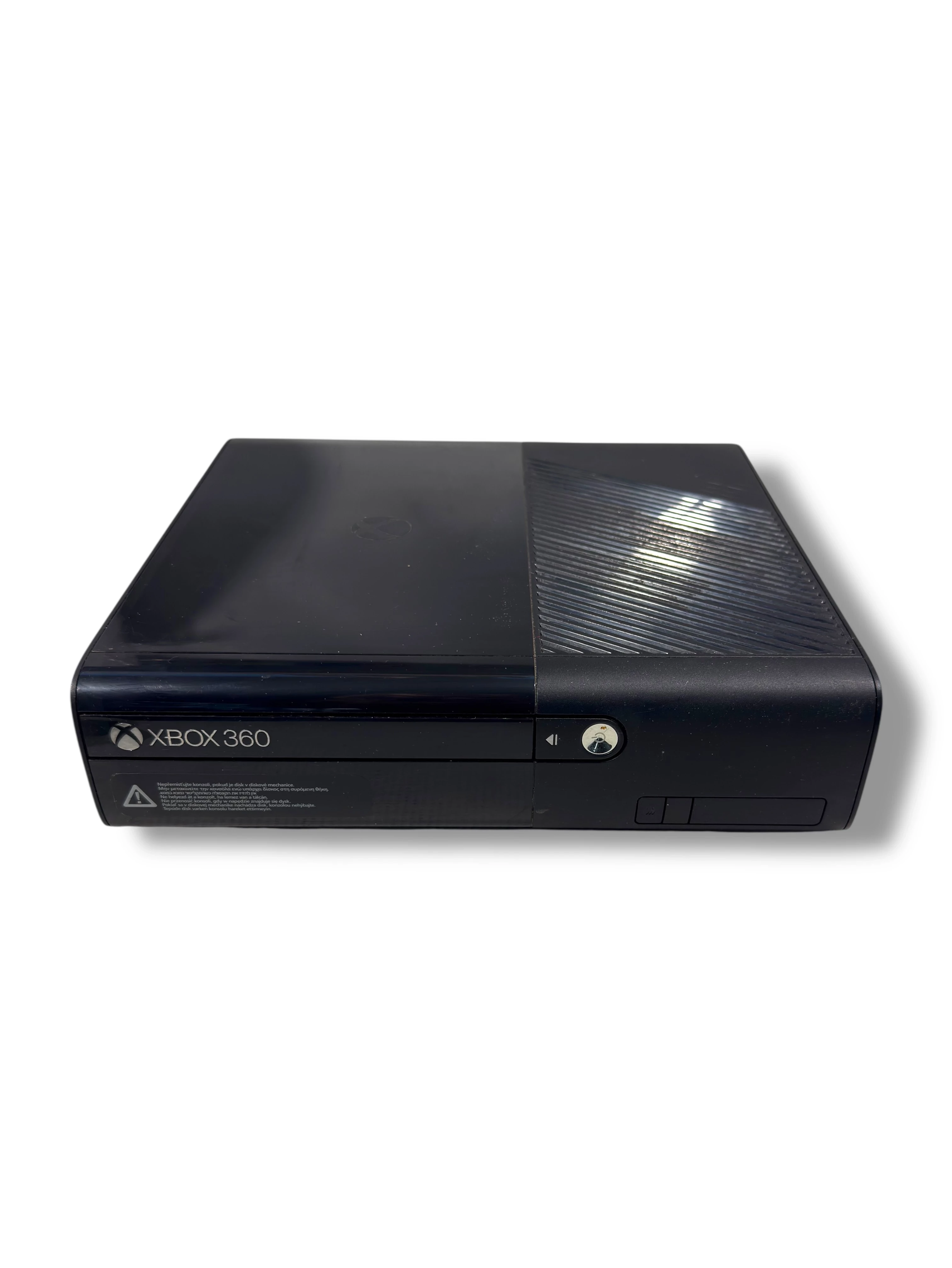 konsola-xbox-360-e-4gb-3-pady-stan-11323-2