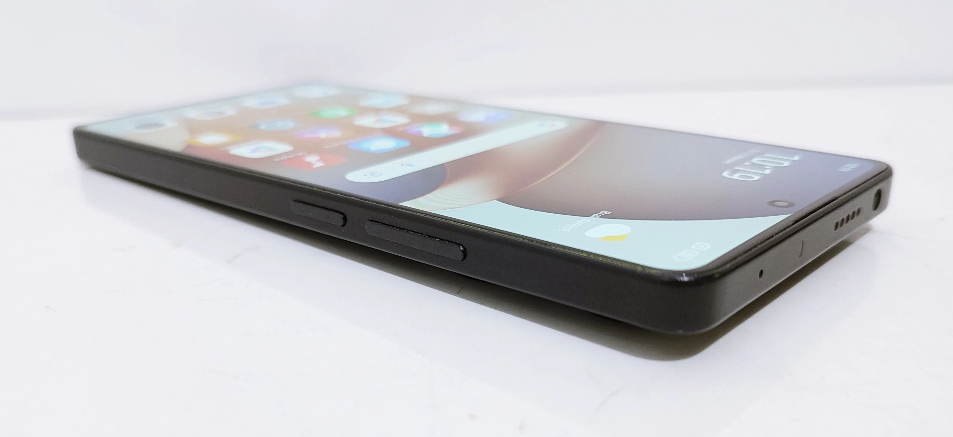 telefon-xiaomi-redmi-note-13-pro-obudowa-przekatna-ekranu-667