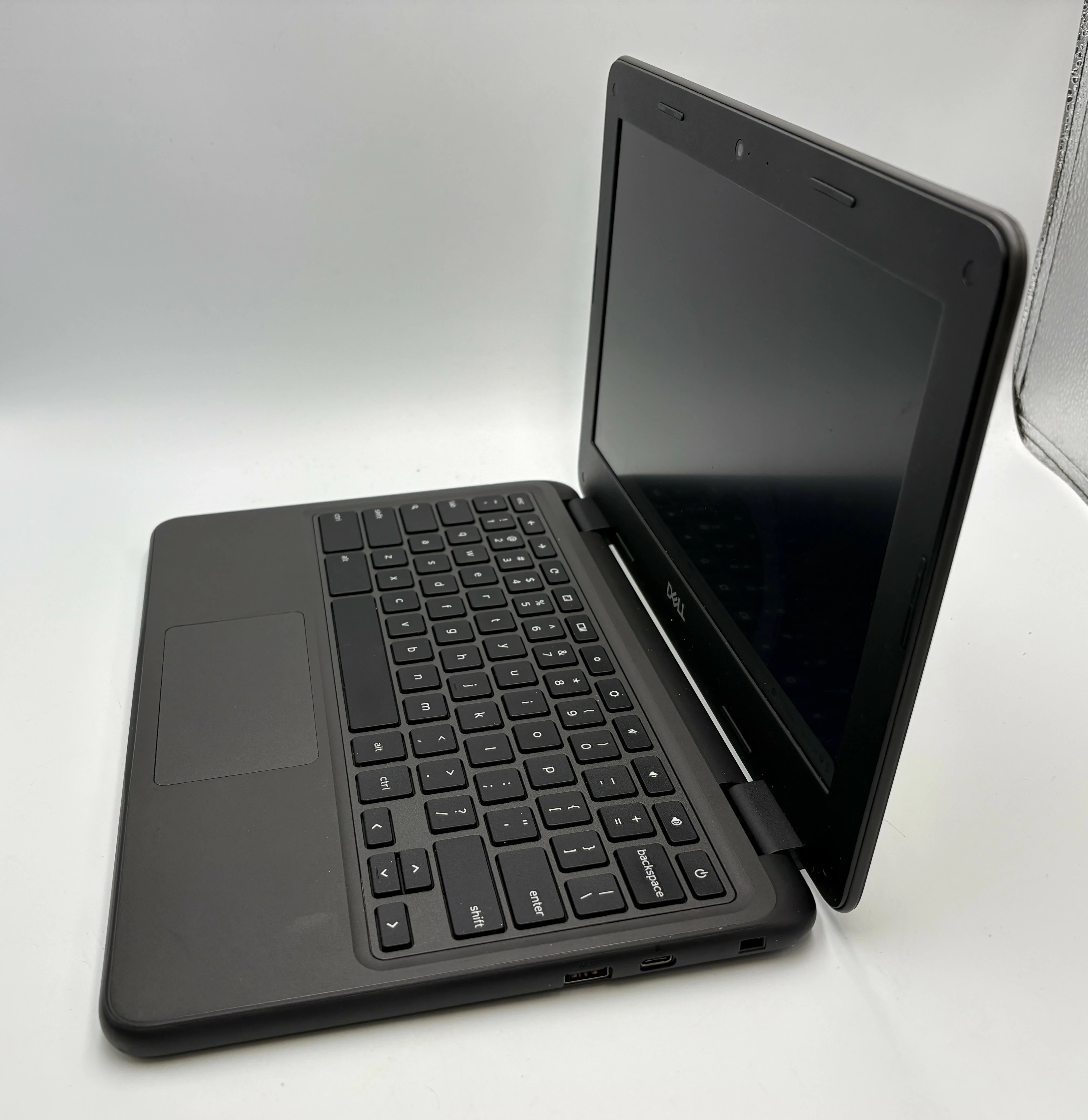 laptop-dell-chromebook-3100-116-intel-celeron-n-4-gb-16-gb-czarny-seria-procesora-4366-491261