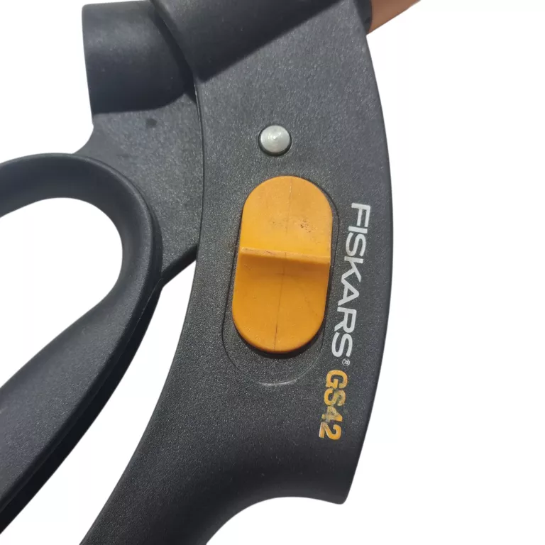 nozyce-do-trawy-fiskars-gs42-kod-producenta-1000589