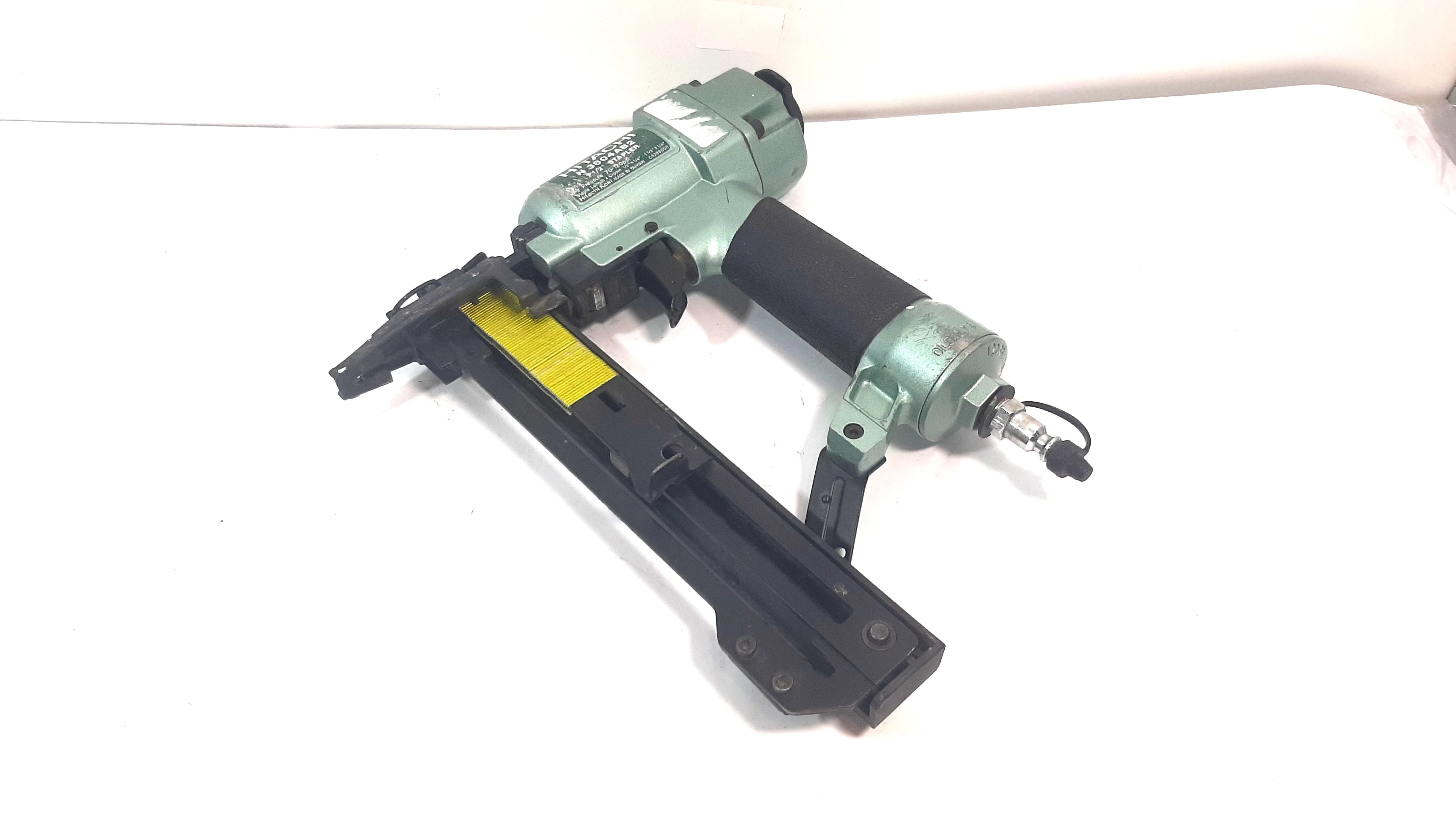 zszywacz-hitachi-3804ab2-maksymalna-dlugosc-gwozdzizszywek-50