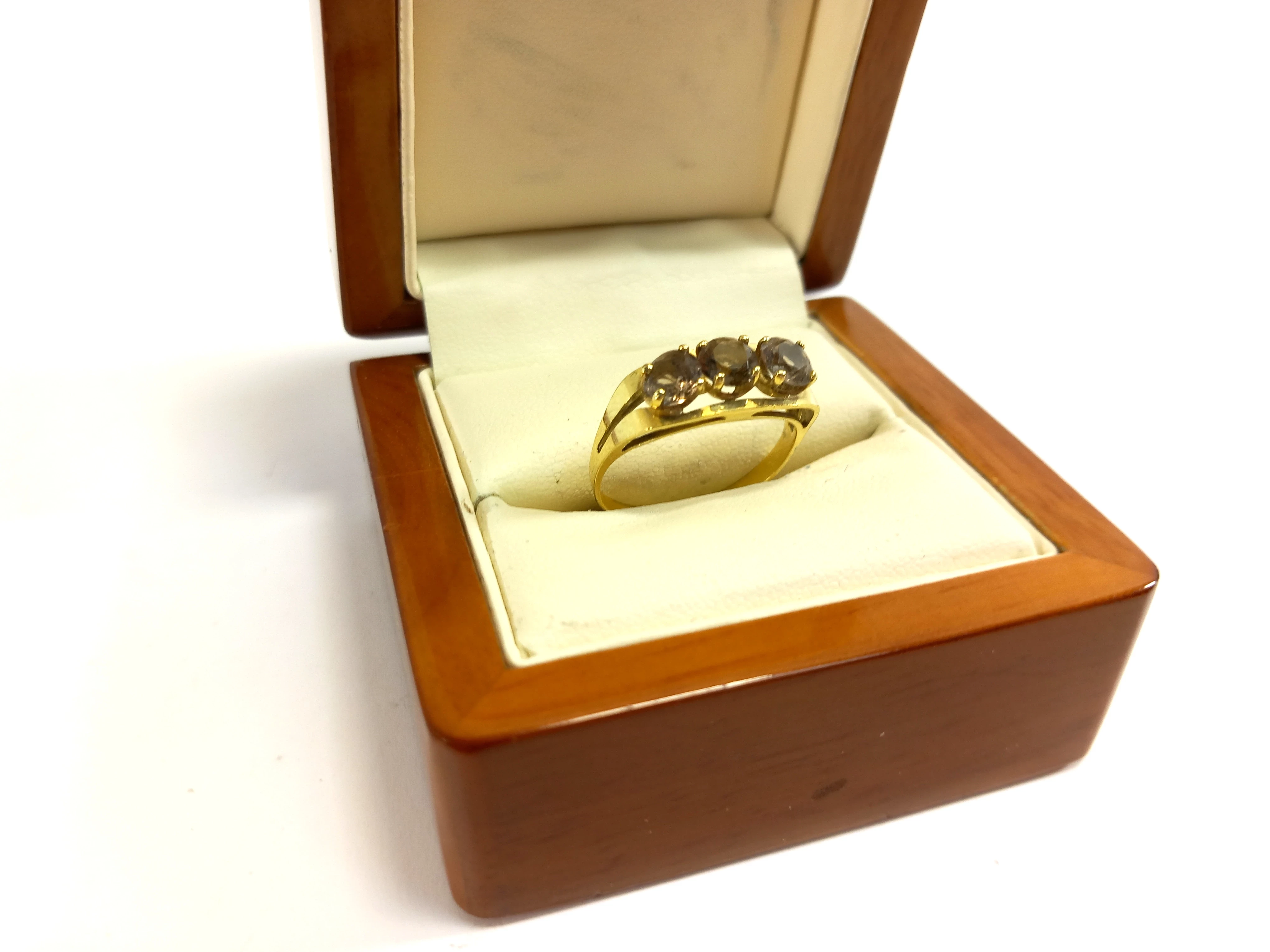 uroczy-zloty-pierscionek-z-trzema-oczkami-pr-585-r19-sliczny-polska-319-szczytno