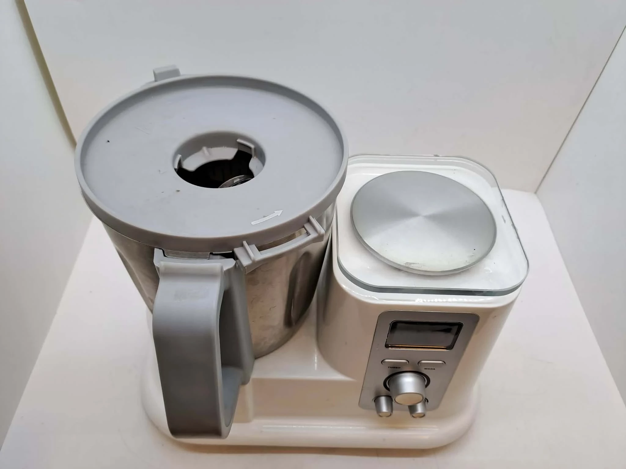 robot-kuchenny-valenti-torinto-vt-1280-moc-100000