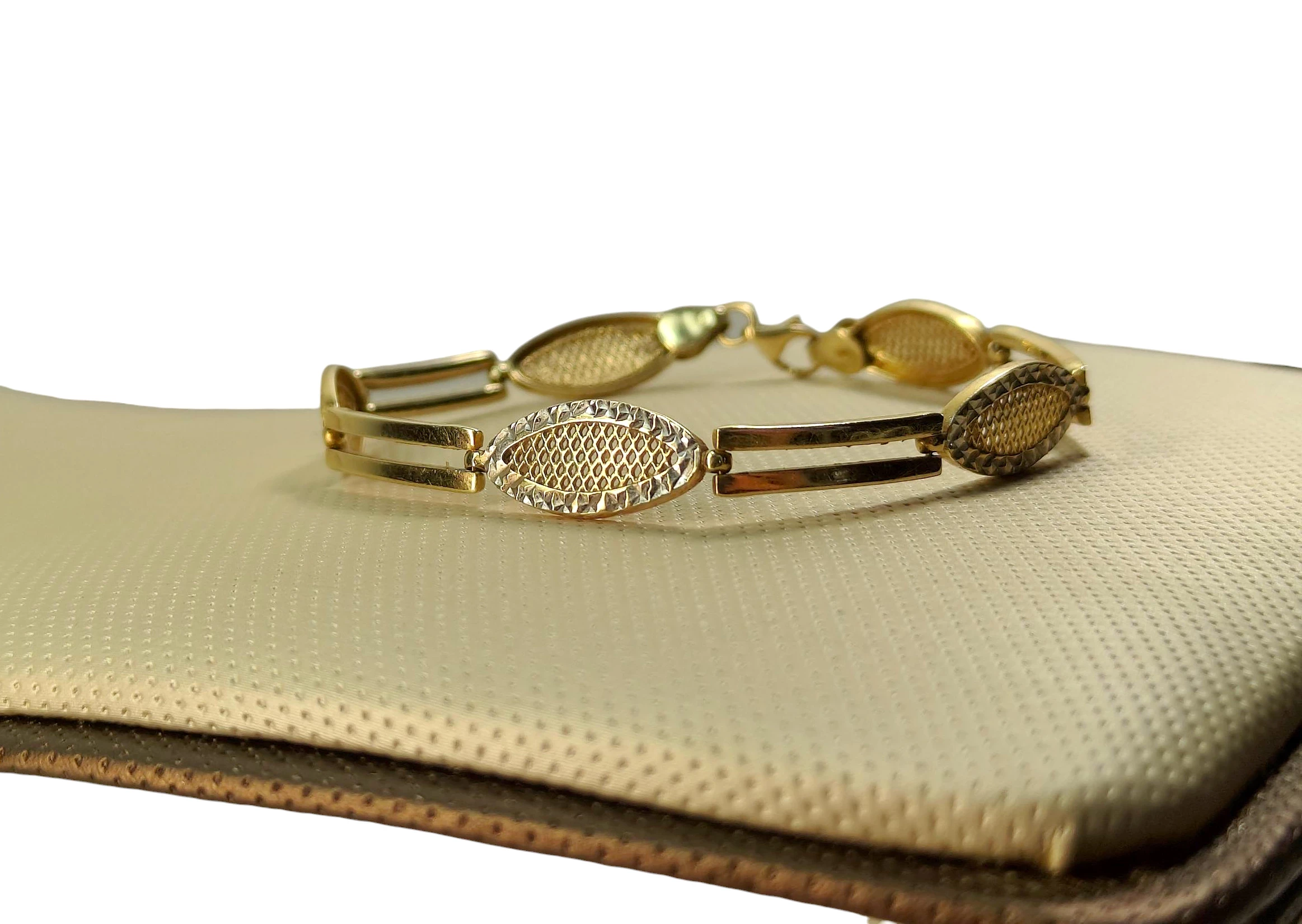 elegancka-zlota-bransoletka-805g-585-ak-11-elk