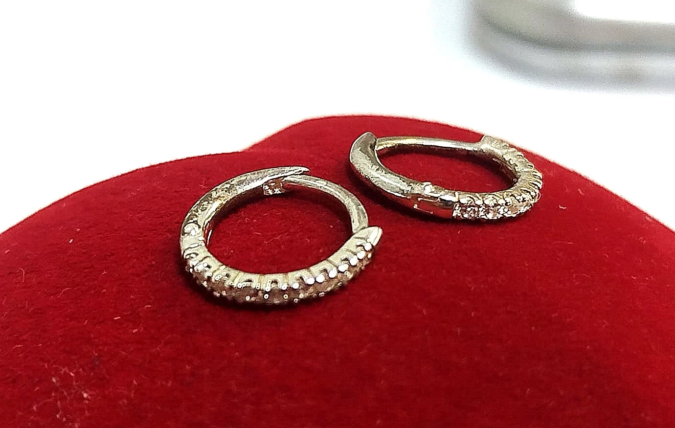 srebrne-kolczyki-kolka-z-bialymi-cyrkoniami-thomas-sabo-waga-110-g-kamien-17088-128