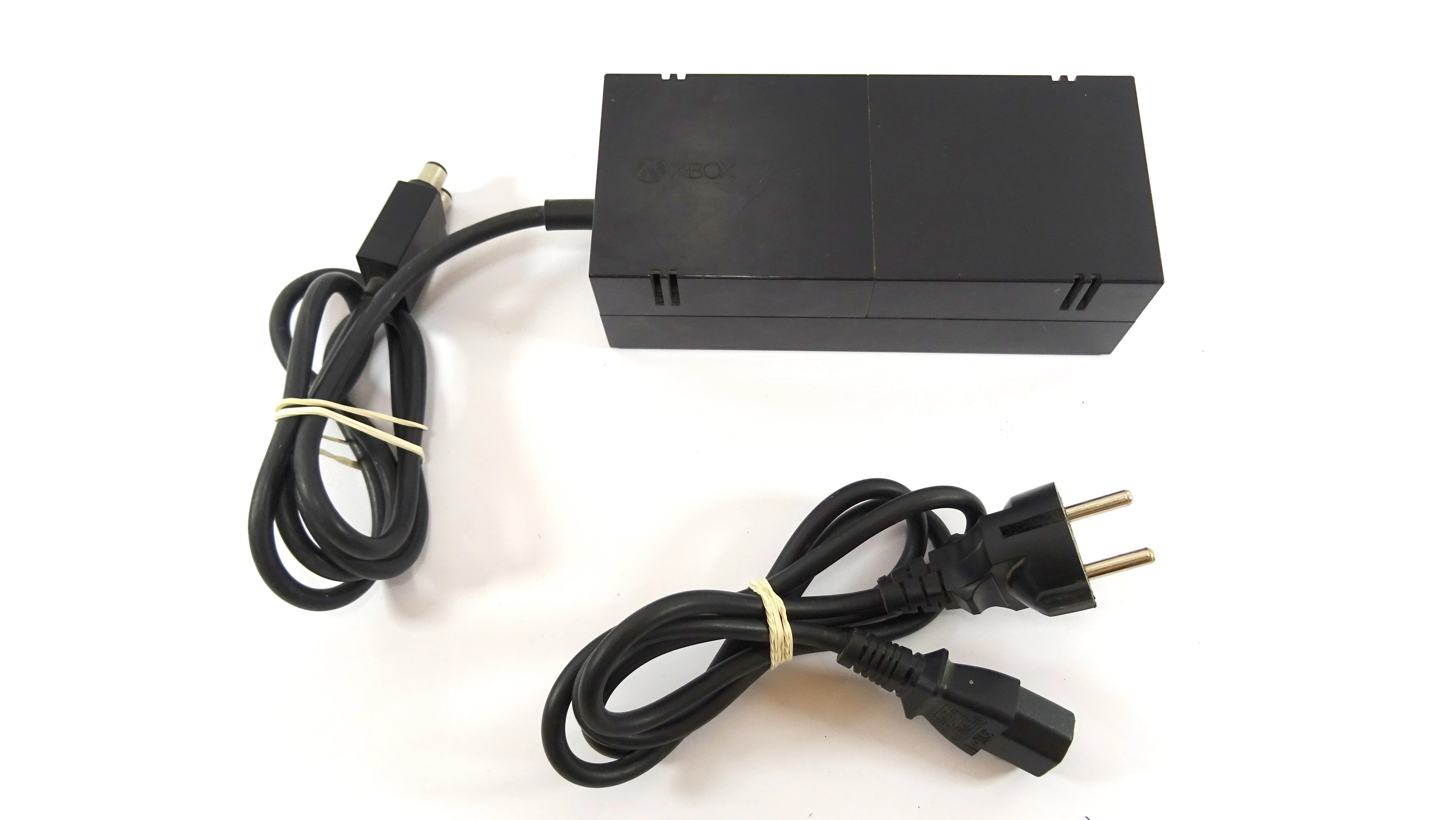 konsola-xbox-one-500gb-2pady-zasilacz-liczba-kontrolerow-w-zestawie-205994-225554