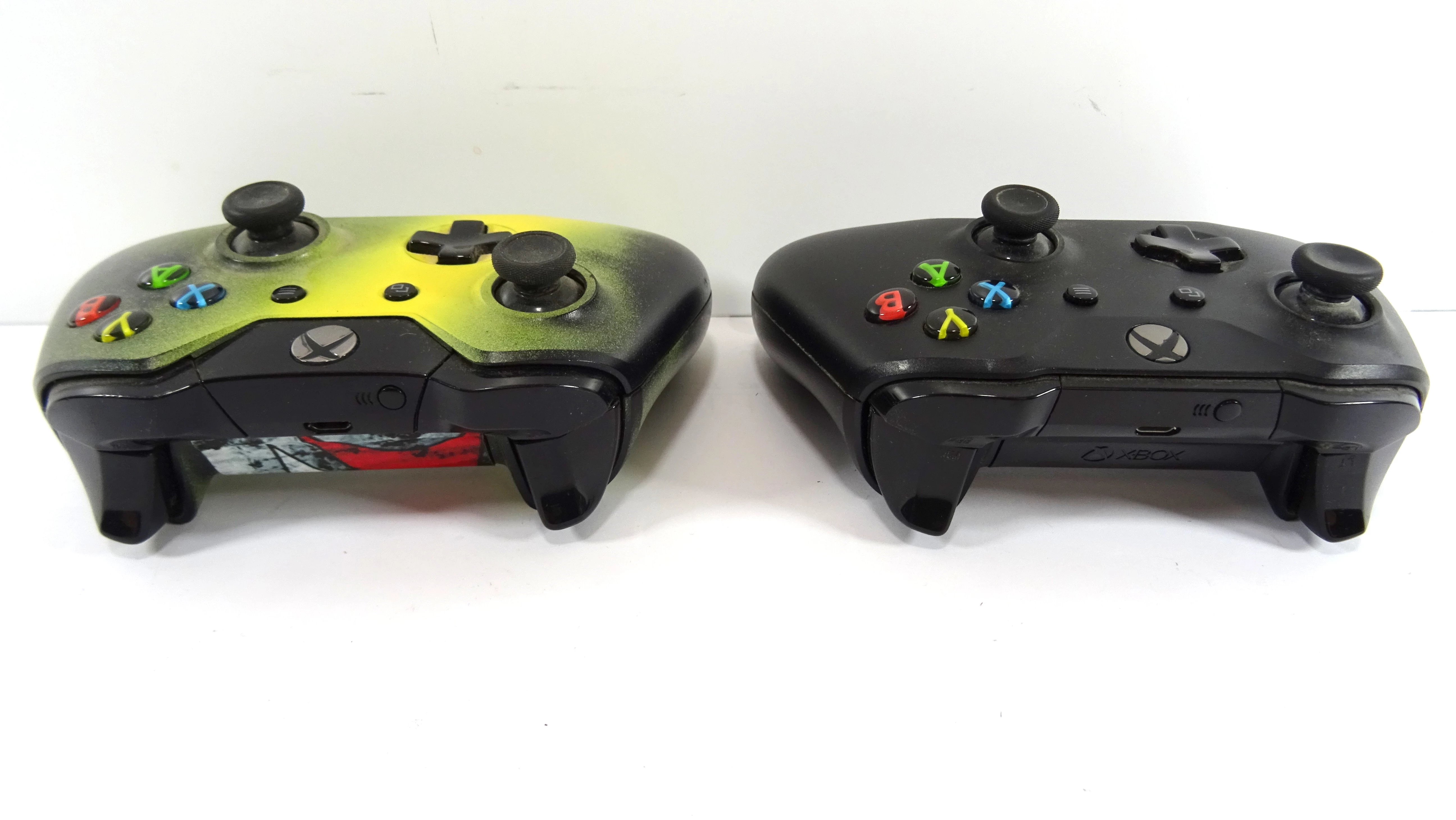 konsola-xbox-one-500gb-2pady-zasilacz-stan-11323-2