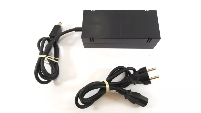 konsola-xbox-one-500gb-2pady-zasilacz-liczba-kontrolerow-w-zestawie-205994-225554