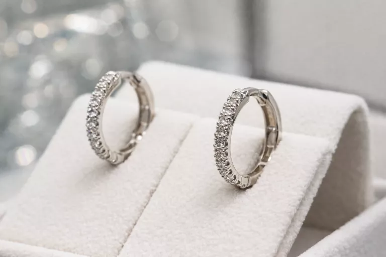 srebrne-kolczyki-kolka-z-bialymi-cyrkoniami-thomas-sabo-waga-110-g-plac-dabrowskiego-2-zelow-palladium