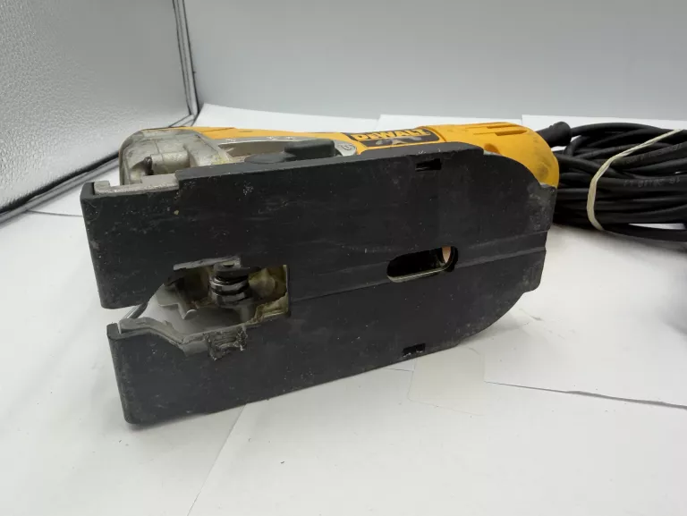 wyrzynarka-dewalt-dw331-stan-11323-2