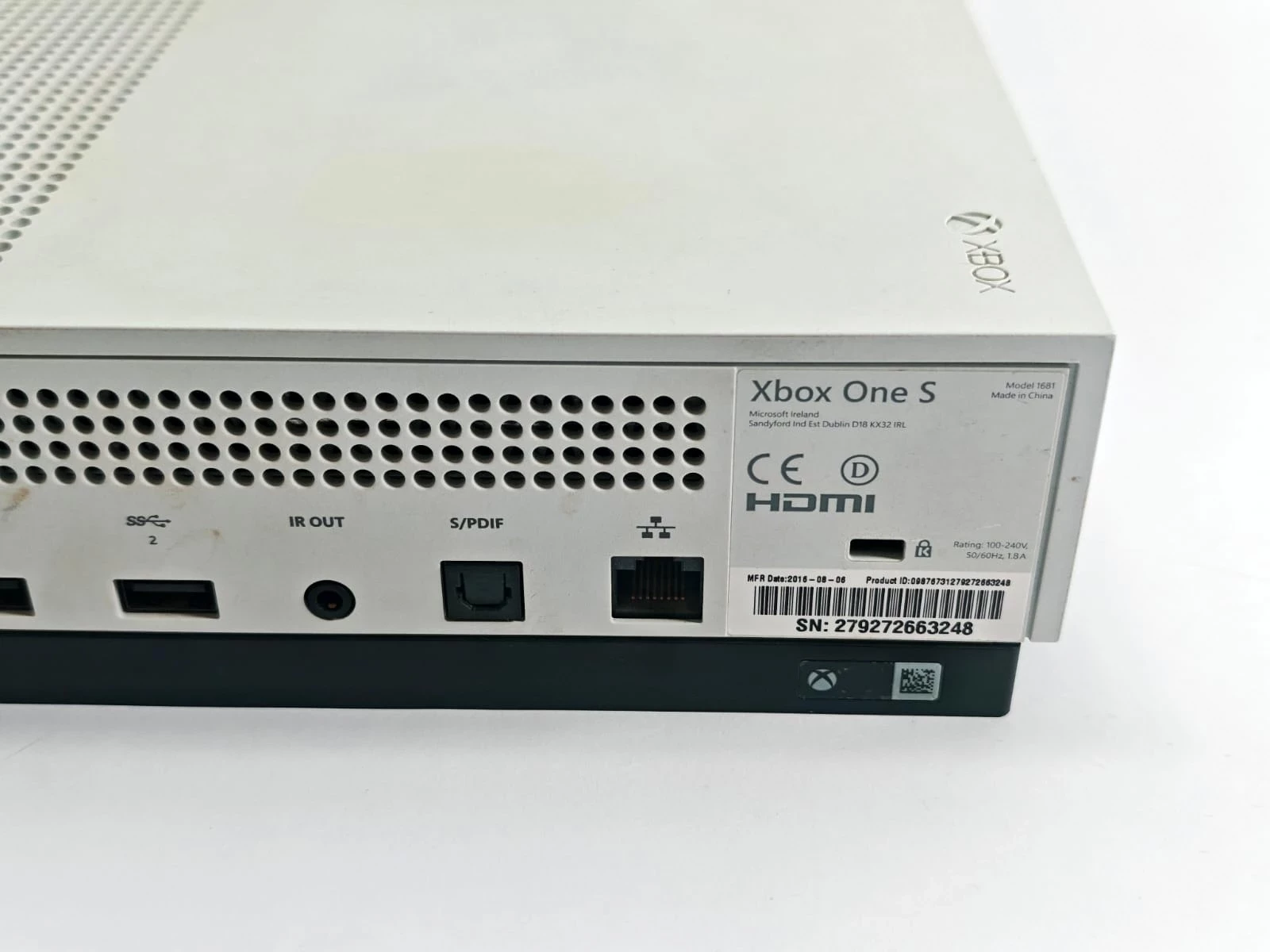 konsola-xbox-one-s-500-gb-biala-liczba-kontrolerow-w-zestawie-205994-225550