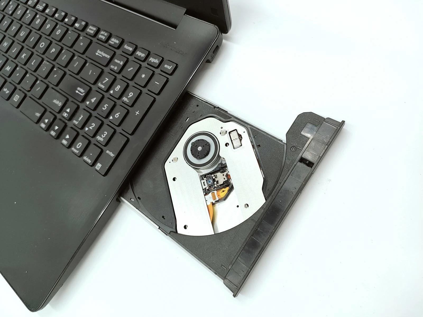 laptop-asus-f553m-intel-celeron-n2830-4512gb-liczba-rdzeni-procesora-4329-2