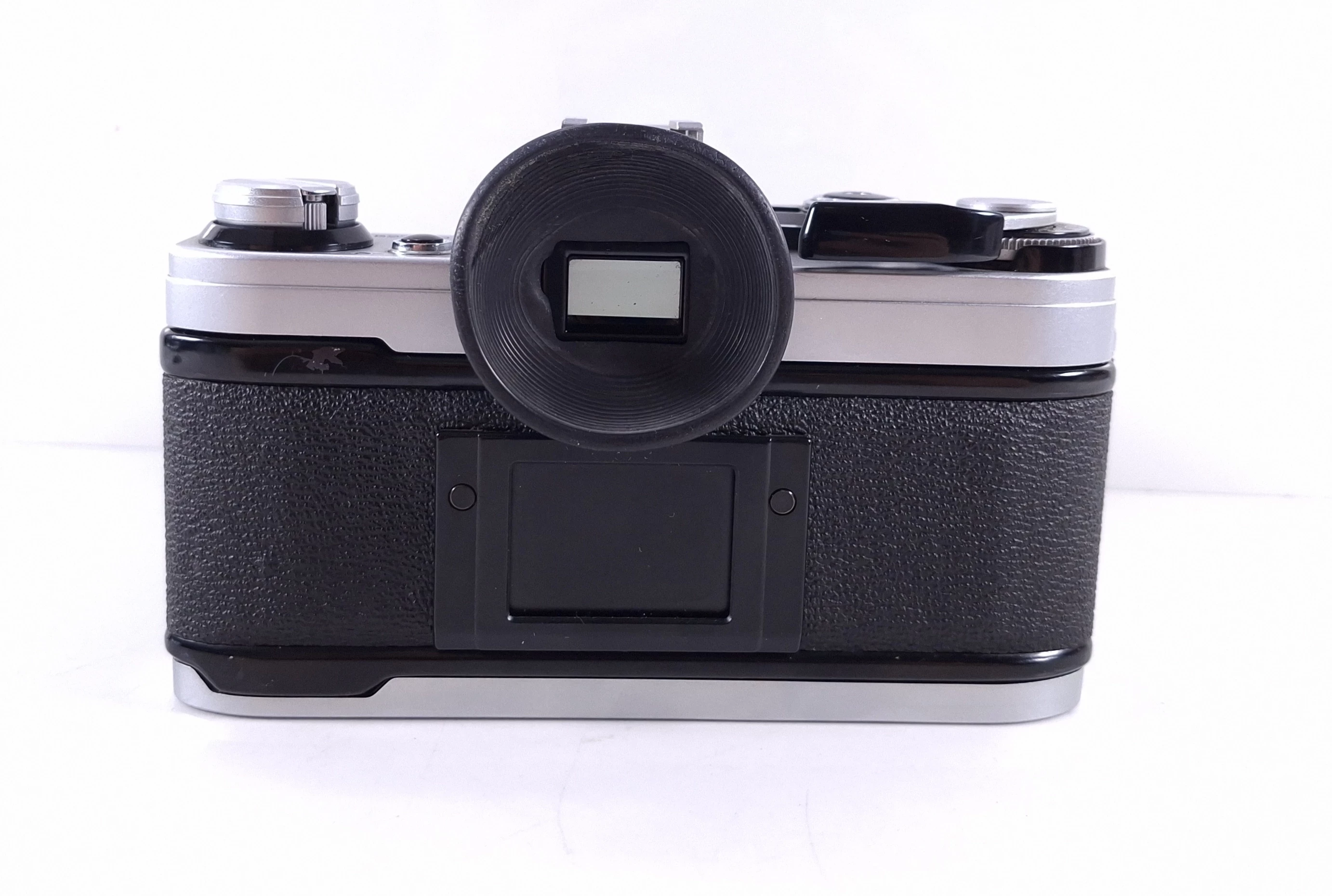 aparat-analogowy-canon-ae-1-obiektyw-kod-producenta-2094857