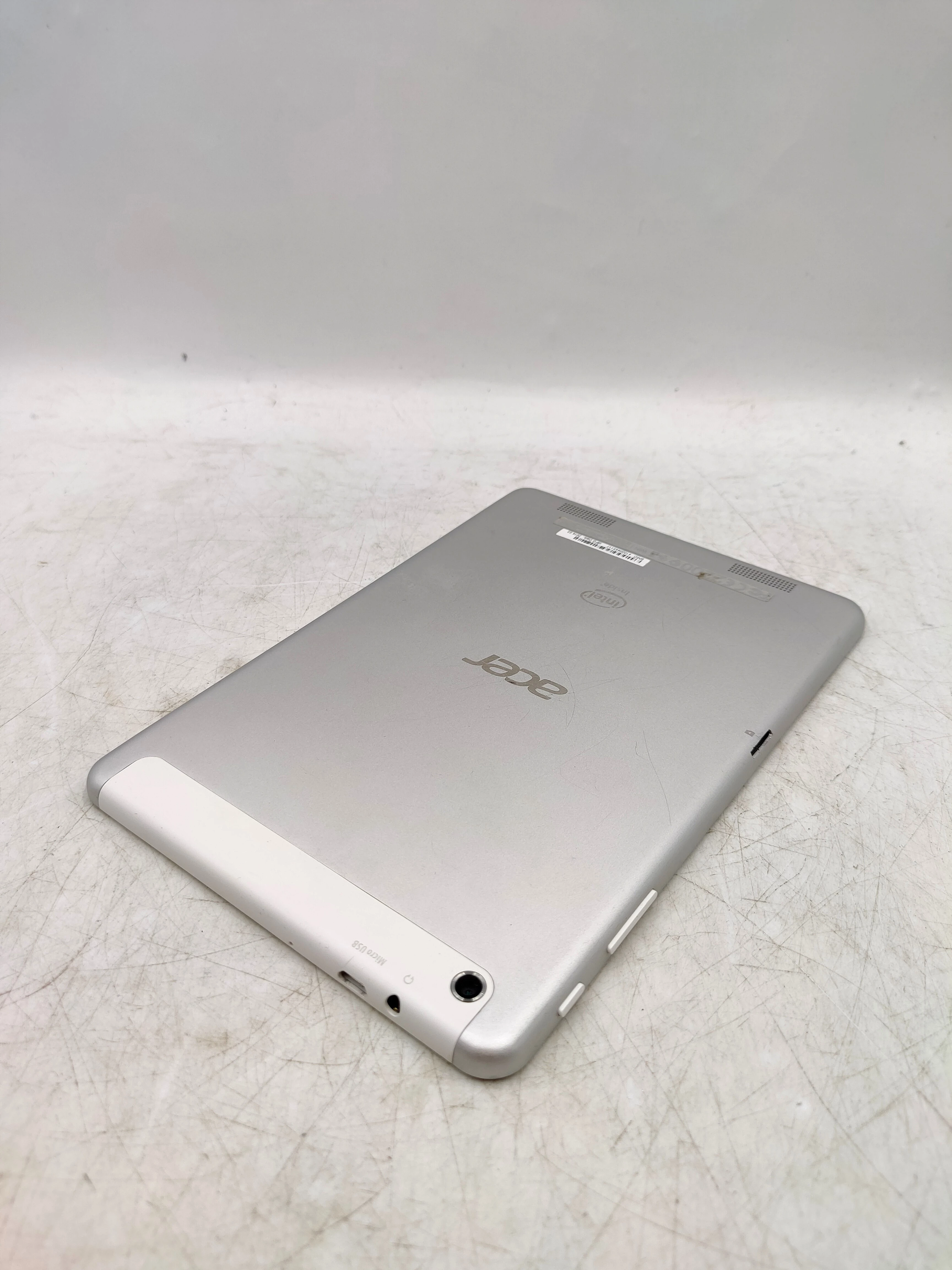 tablet-acer-iconia-a1-830-android-44-stan-11323-2