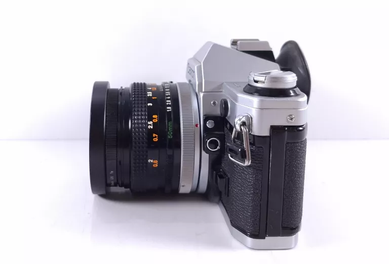 aparat-analogowy-canon-ae-1-obiektyw-model-ae-1