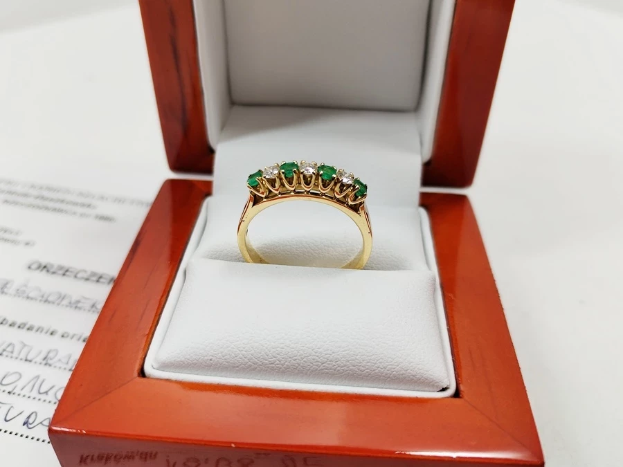 zloty-pierscionek-z-diamentami-i-szmaragdami-750-18k-14r-stan-11323-2