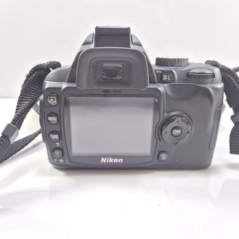 lustrzanka-nikon-d60-obiektyw-nikkor-18-200-w-zestawie-814-1