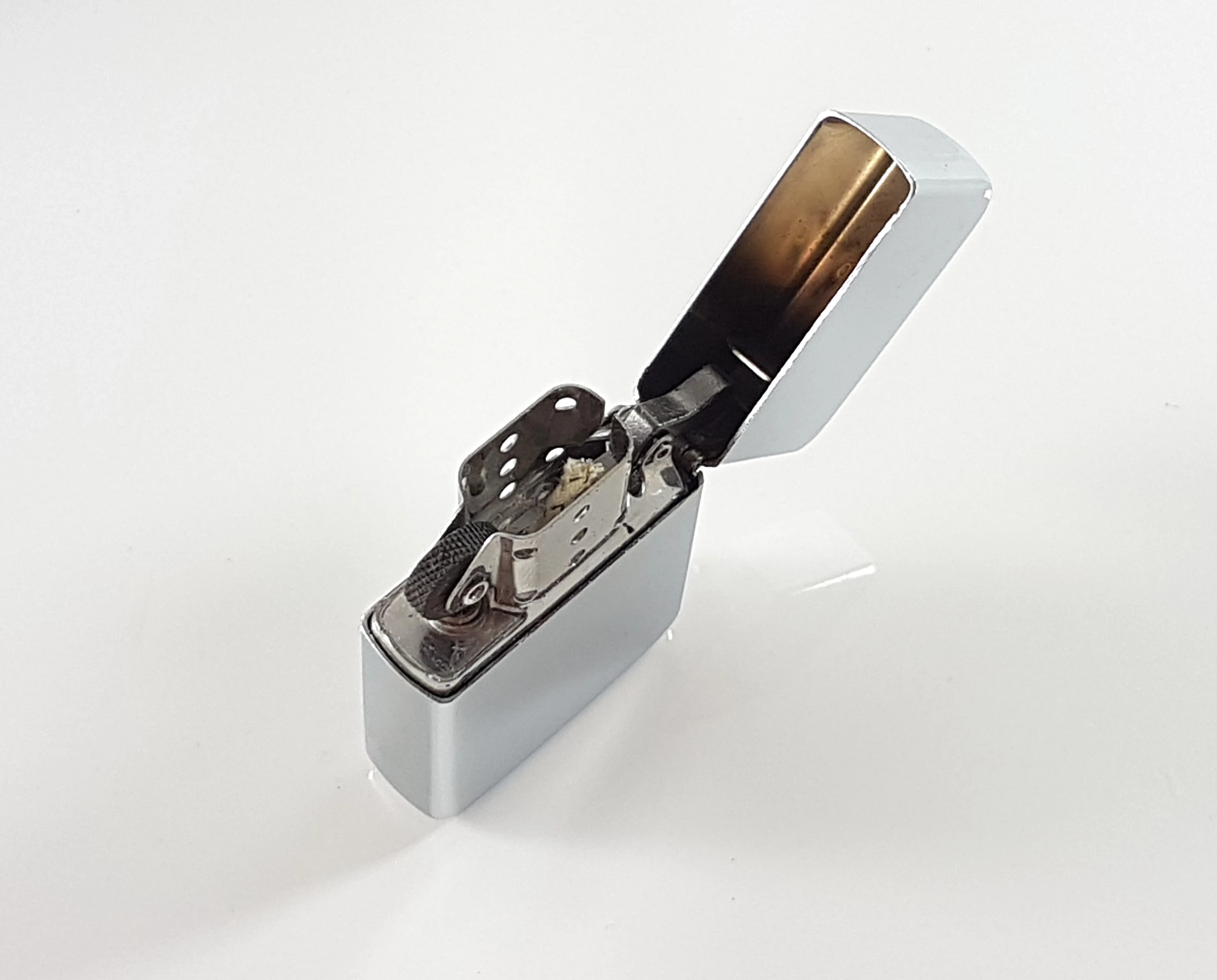 zapalniczka-benzynowa-atomic-ean-gtin-4014663055457