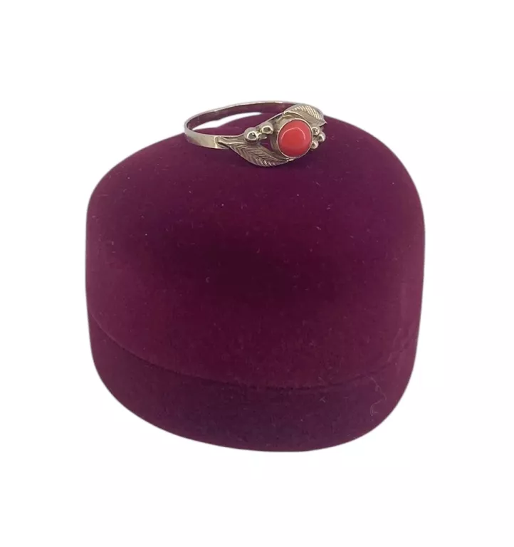 piekny-zloty-pierscionek-z-koralem-585-133g-r18-rodzaj-2205-2