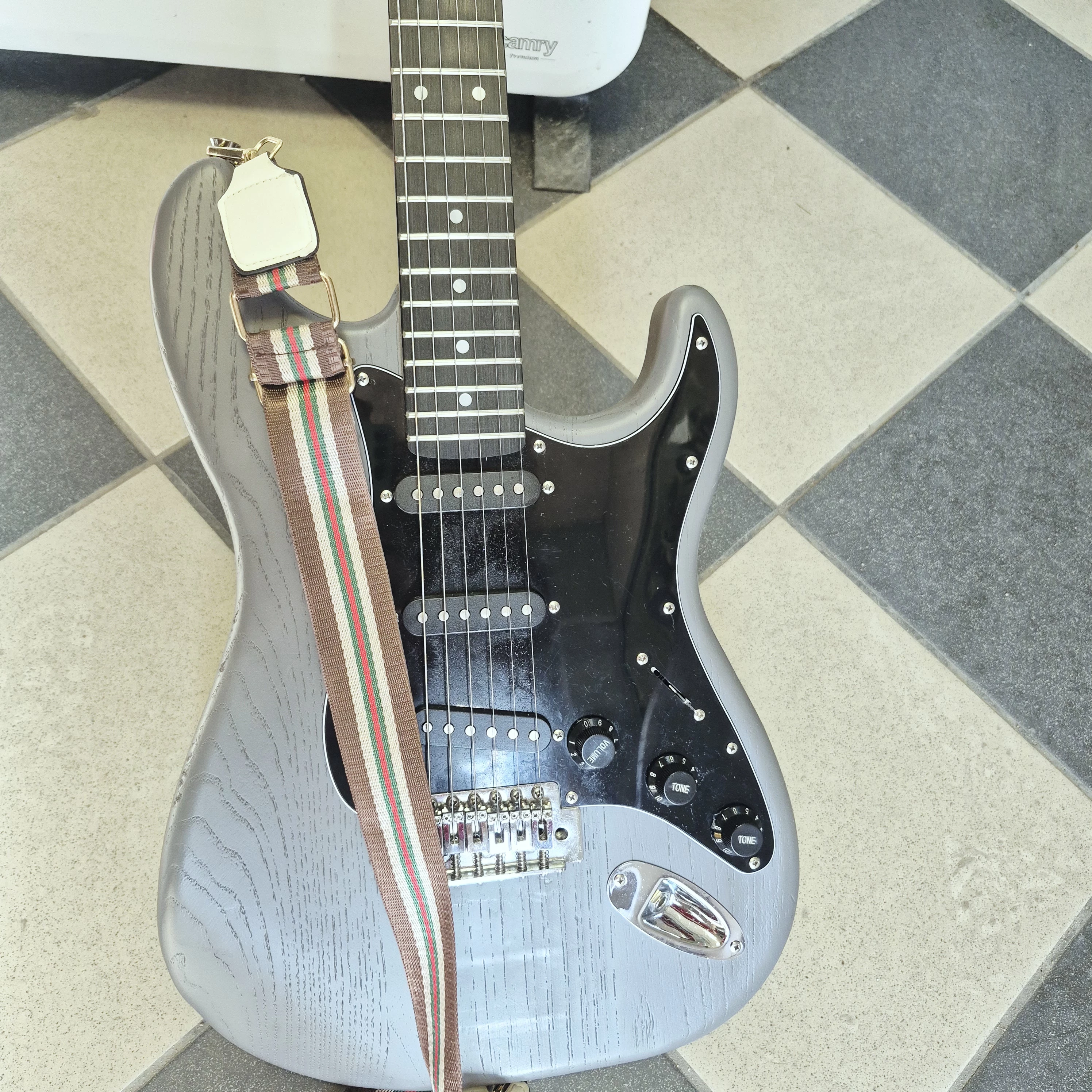 gitara-elektryczna-donner-at-warto-stan-11323-2