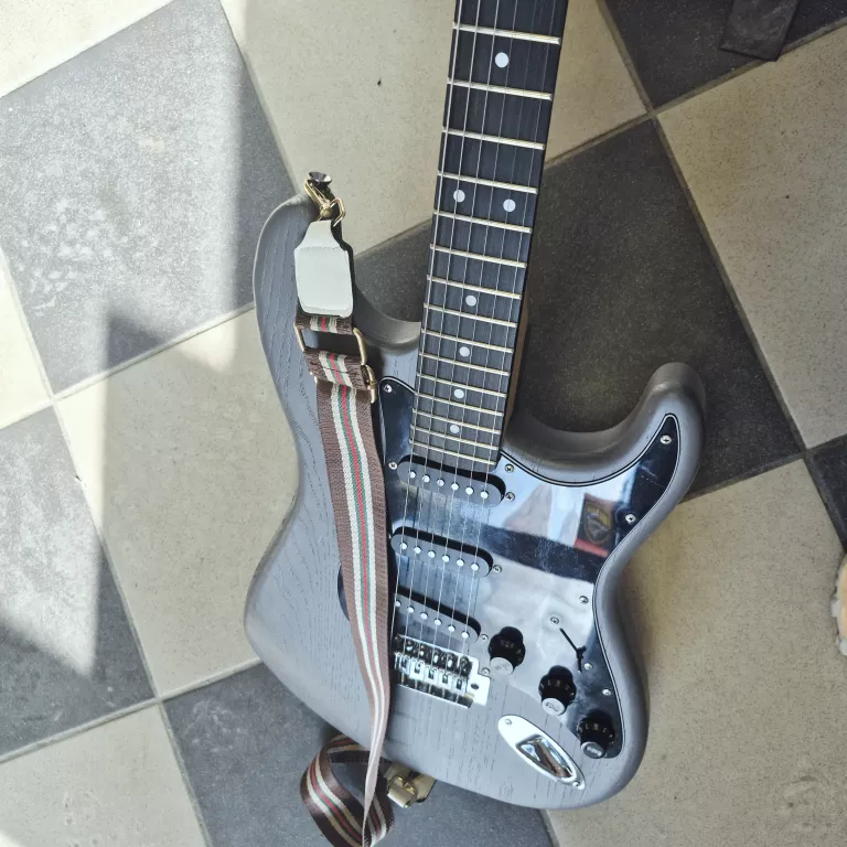 gitara-elektryczna-donner-at-warto-marka-248811-1731951