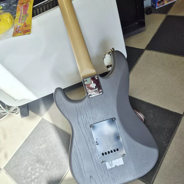 gitara-elektryczna-donner-at-warto-marka-248811-1731951