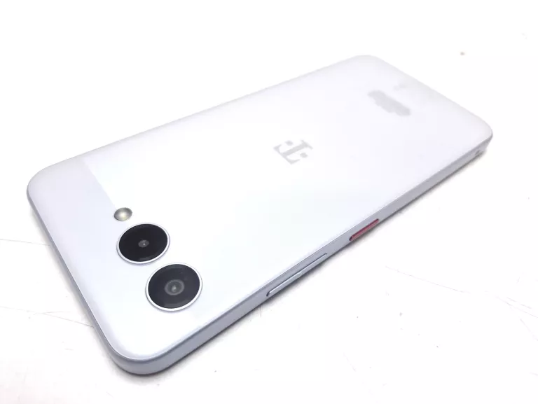 smartfon-t-mobile-t-phone-3-5g-6-gb-128-gb-5g-srebrny-gwar-sluch-nie-rat-pamiec-ram-202865-214117