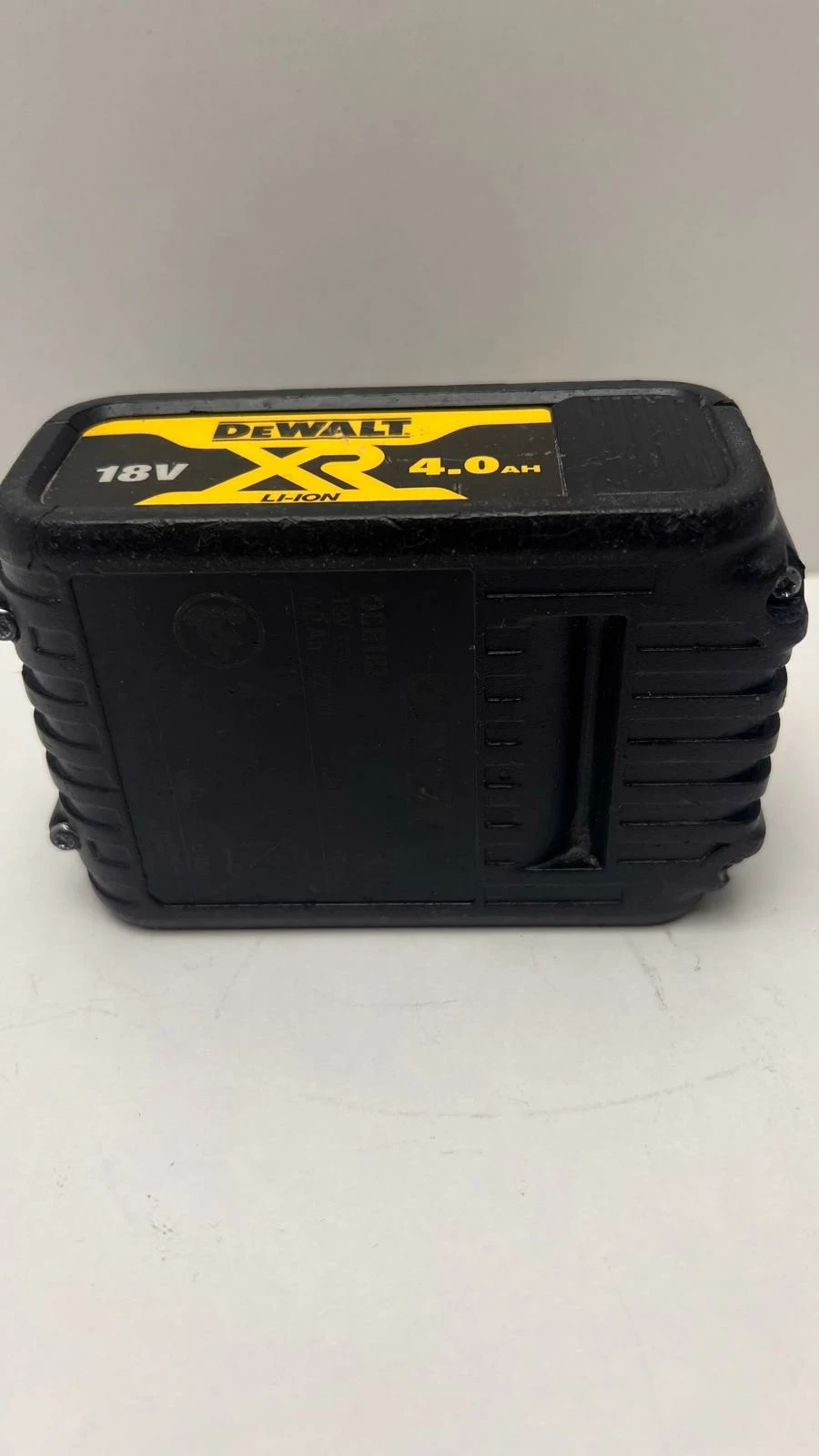 bateria-akumulator-dewalt-18v-40ah-wroclawska-80-legnica