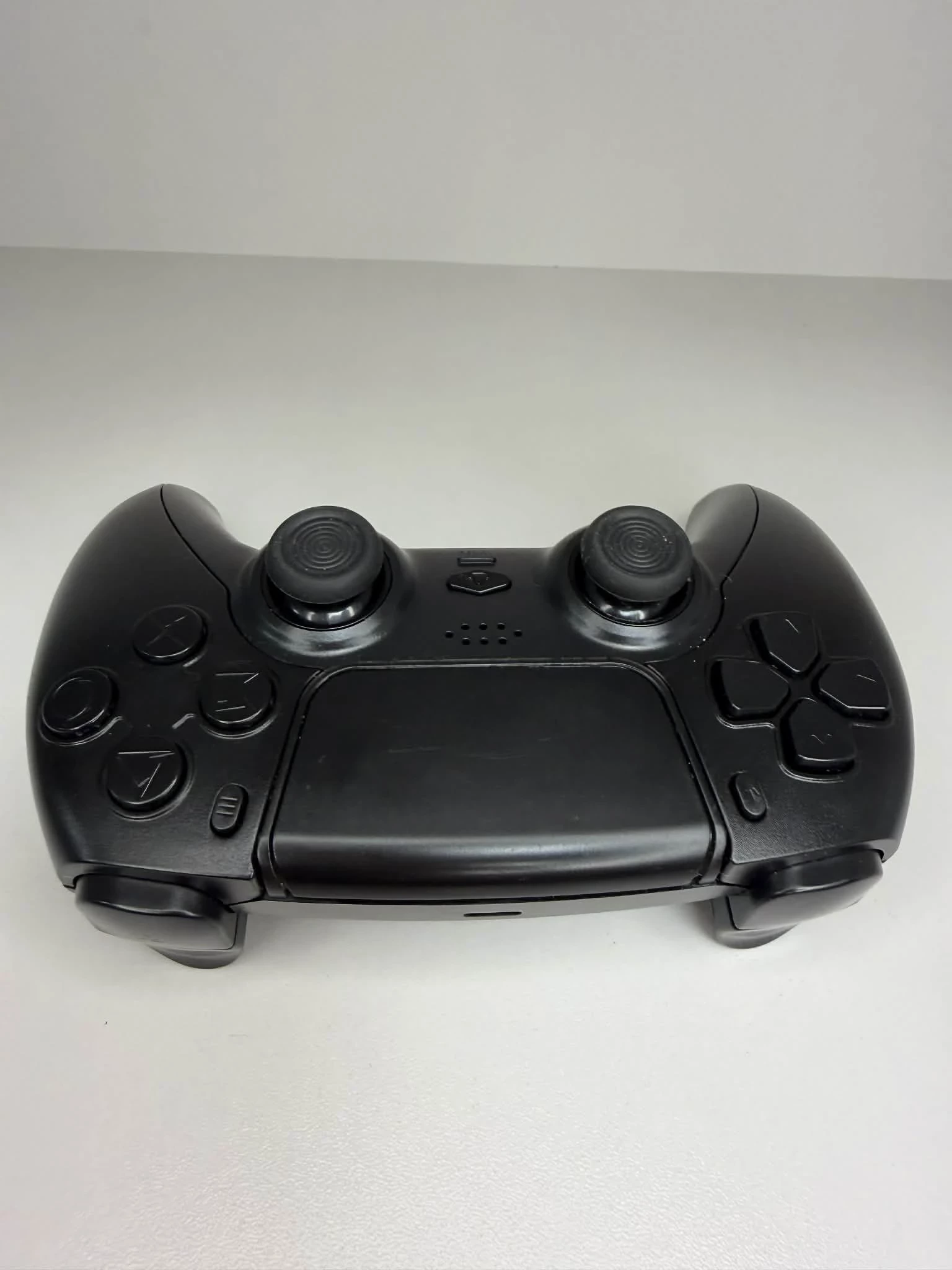 konsola-ps4-cuh-1004a-500gb-nieoryginalny-pad-rodzaje-odtwarzanych-nosnikow-205982-1