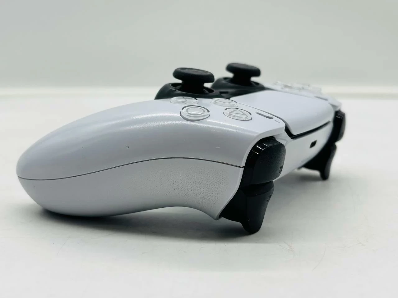 pad-ps5-sony-dualsense-cfi-zct1w-bialy-komunikacja-bezprzewodowa-210670-243458