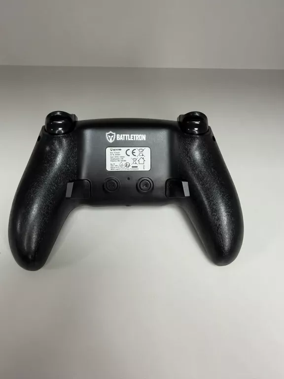 konsola-ps4-cuh-1004a-500gb-nieoryginalny-pad-kod-producenta-cuh-2016a