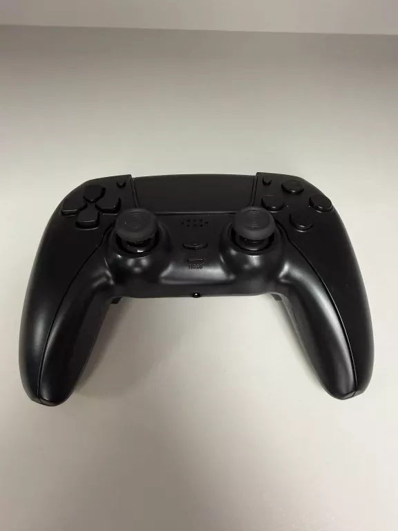 konsola-ps4-cuh-1004a-500gb-nieoryginalny-pad-liczba-kontrolerow-w-zestawie-205994-257974