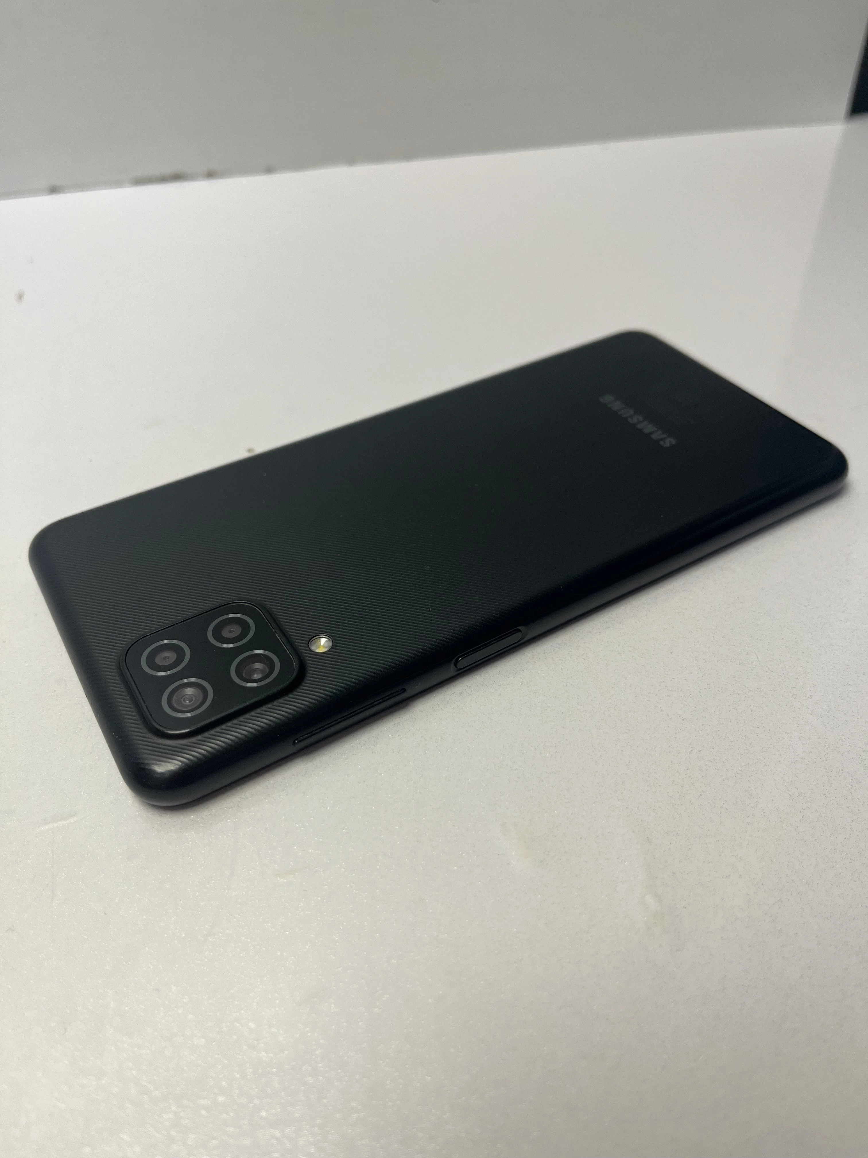 telefon-samsung-galaxy-a12-464gb-przekatna-ekranu-650