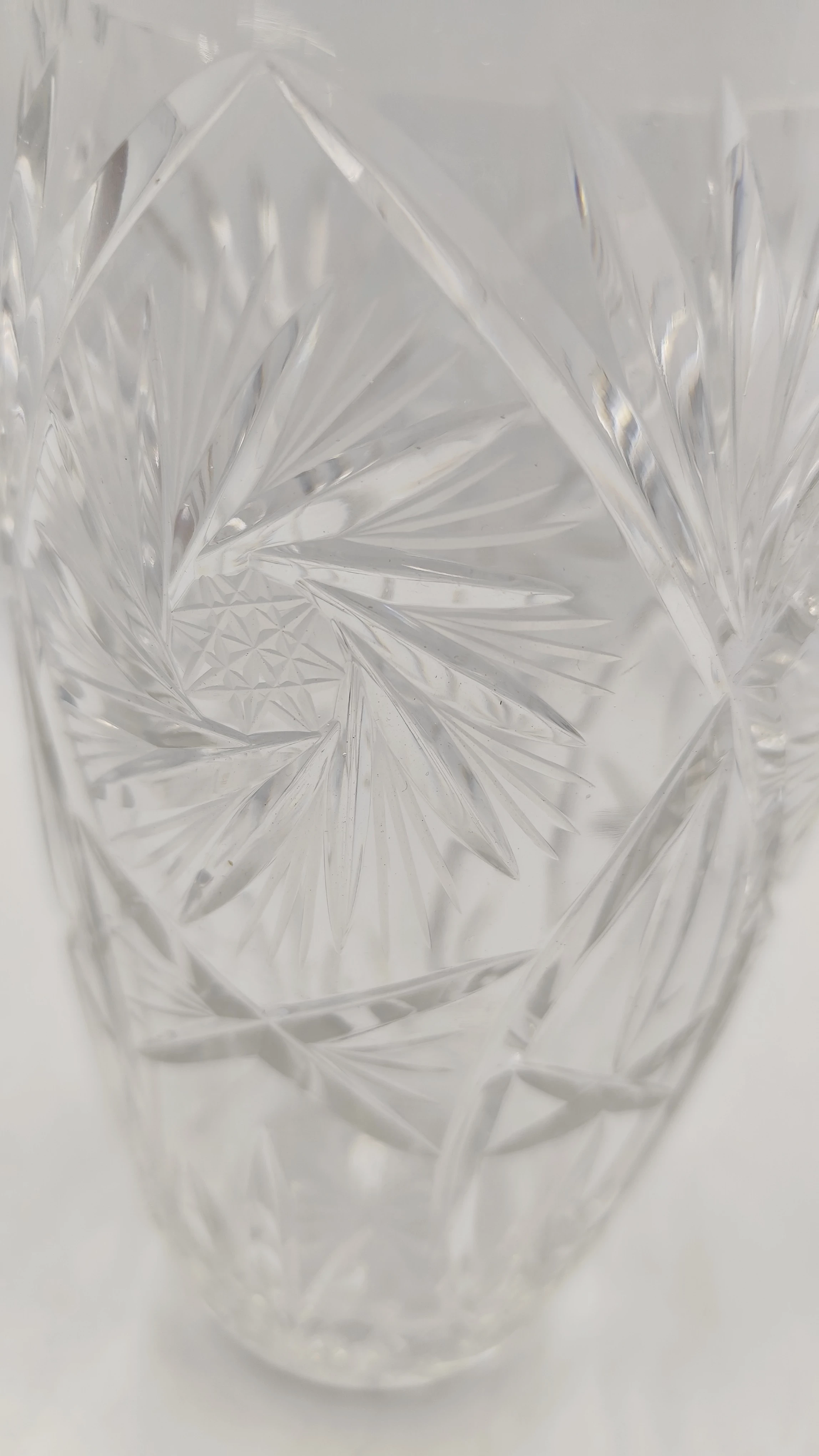 krysztalowy-wazon-bielsko-biala-matowy-prl-szerokosc-produktu-125