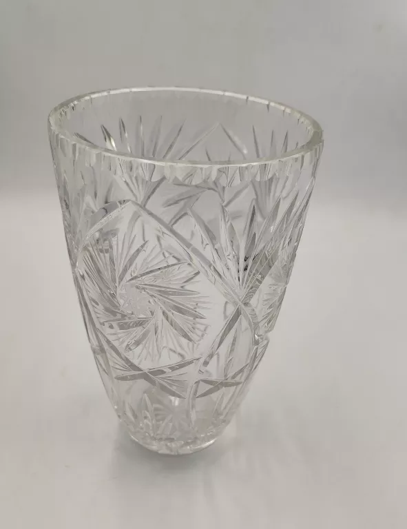 krysztalowy-wazon-bielsko-biala-matowy-prl-powstancow-slaskich-122-wroclaw