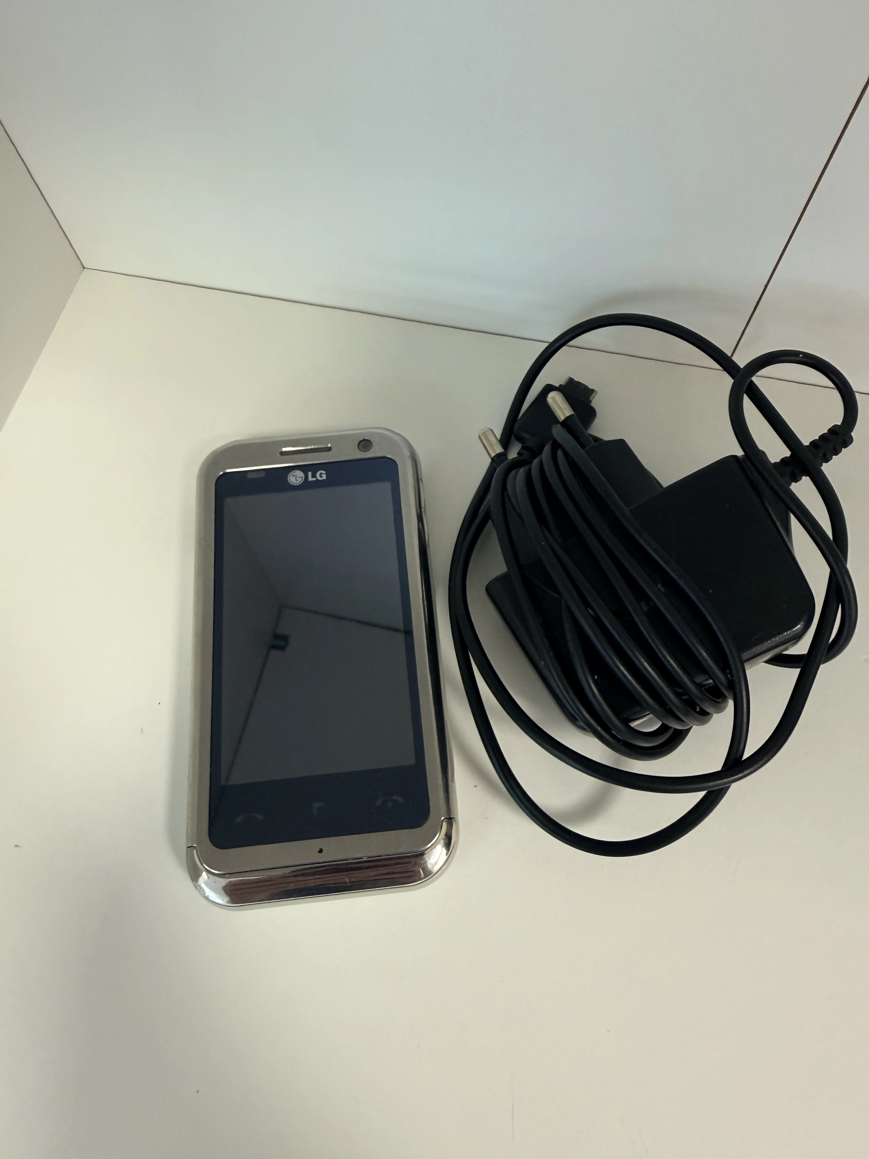 telefon-lg-km900-wierzynskiego-20-legnica