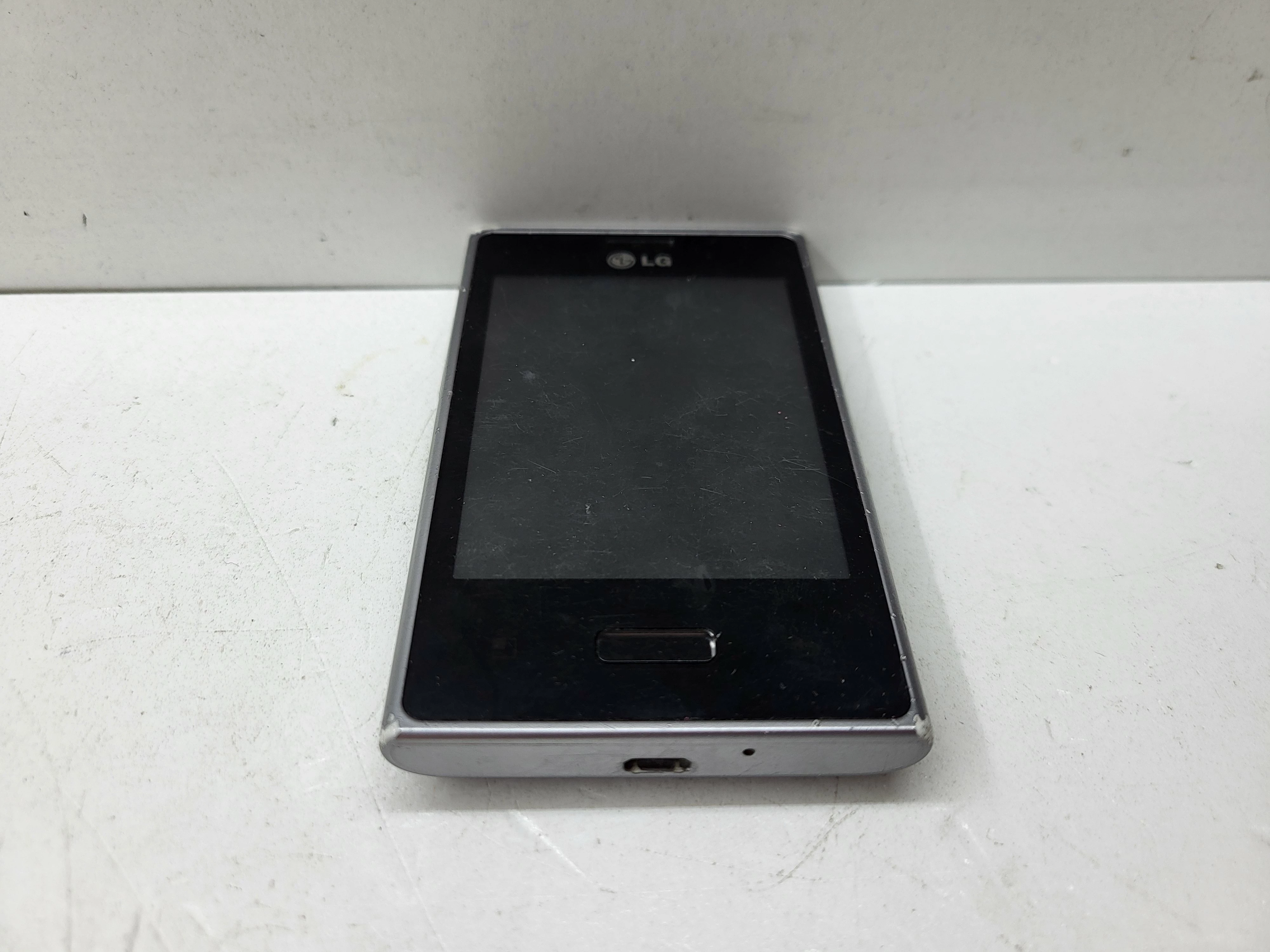 telefon-lg-l3-ean-gtin-4958993593688