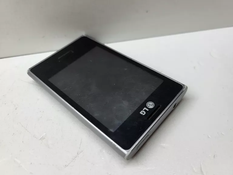 telefon-lg-l3-przekatna-ekranu-320