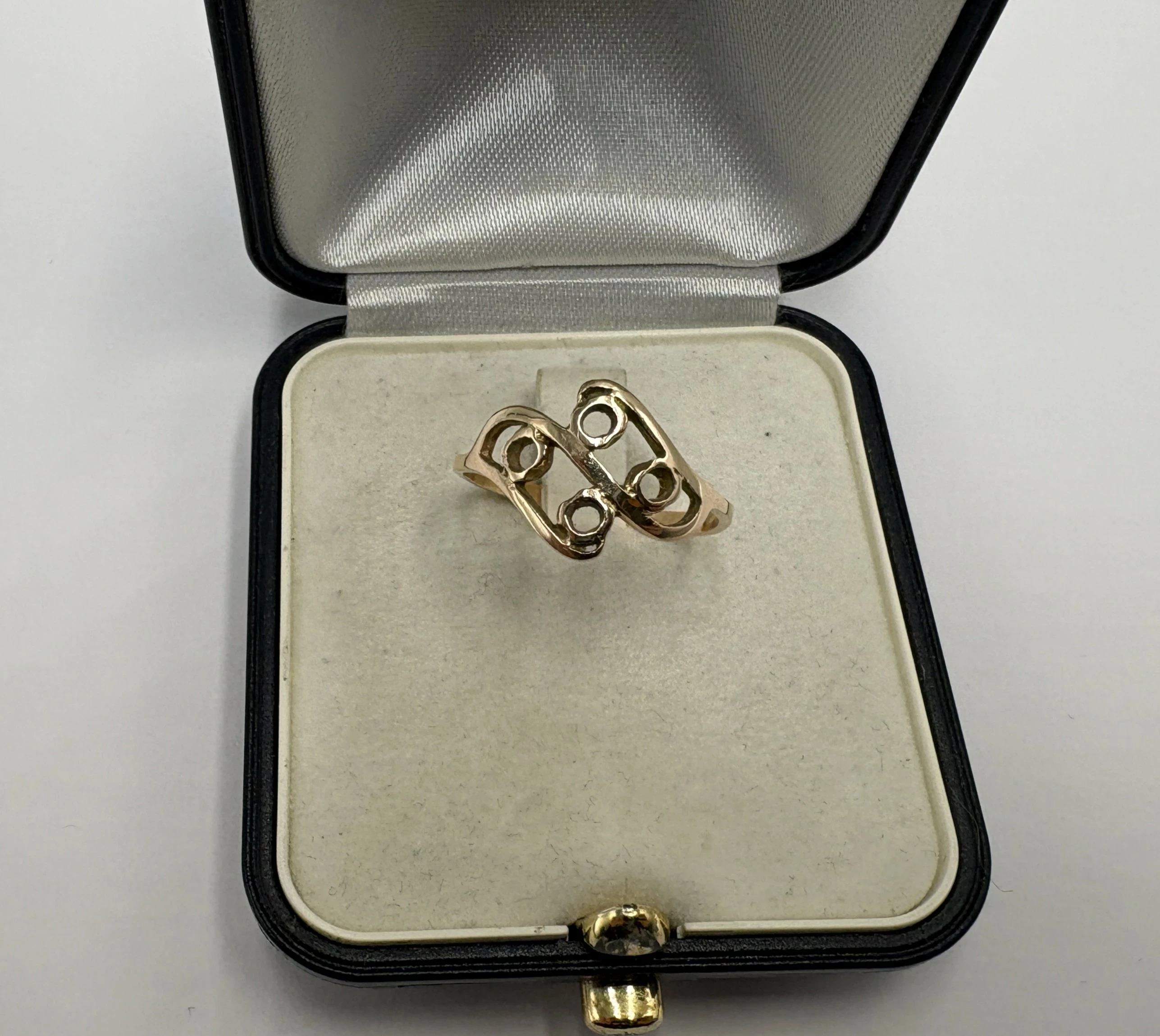 zlom-zlota-do-napraw-zlotniczych-zloty-pierscionek-p585-207g-r20-masa-207