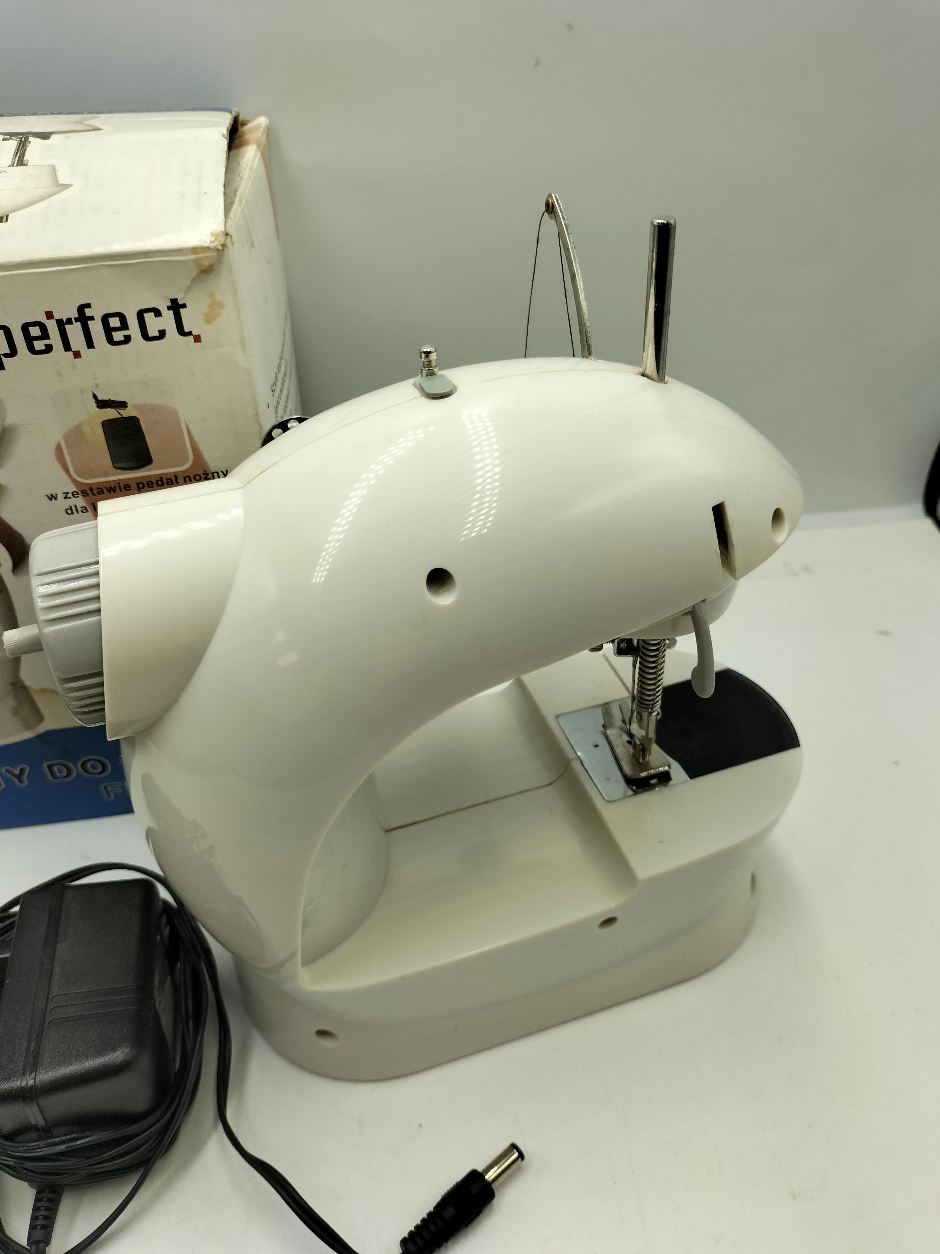 mini-maszyna-do-szycia-stan-11323-2