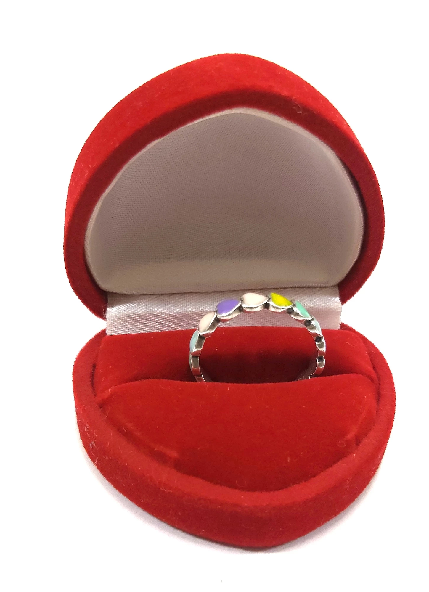 uroczy-srebrny-pierscionek-z-kolorowymi-serduszkami-p925-r13-kamienie-221-64