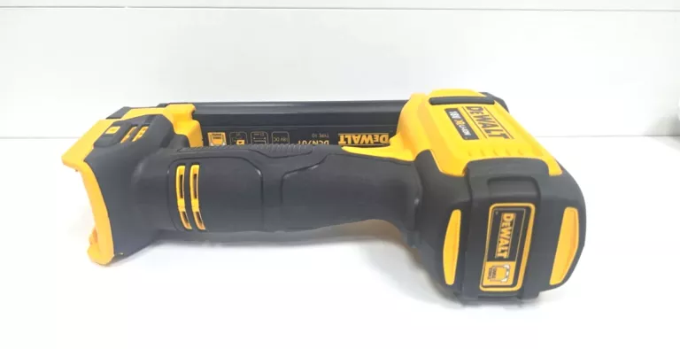 akumulatorowy-zszywacz-do-kabli-dla-elektrykow-dcn701n-dewalt-stan-11323-2