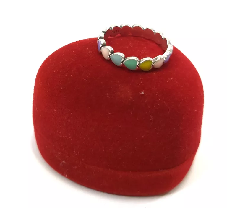 uroczy-srebrny-pierscionek-z-kolorowymi-serduszkami-p925-r13-stan-11323-253806