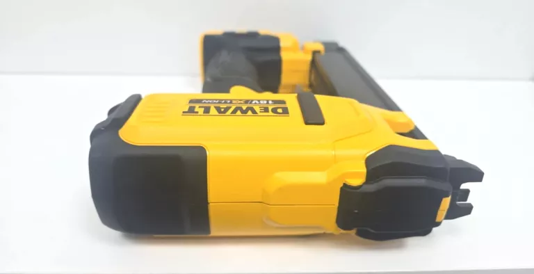 akumulatorowy-zszywacz-do-kabli-dla-elektrykow-dcn701n-dewalt-maksymalna-dlugosc-zszywek-25