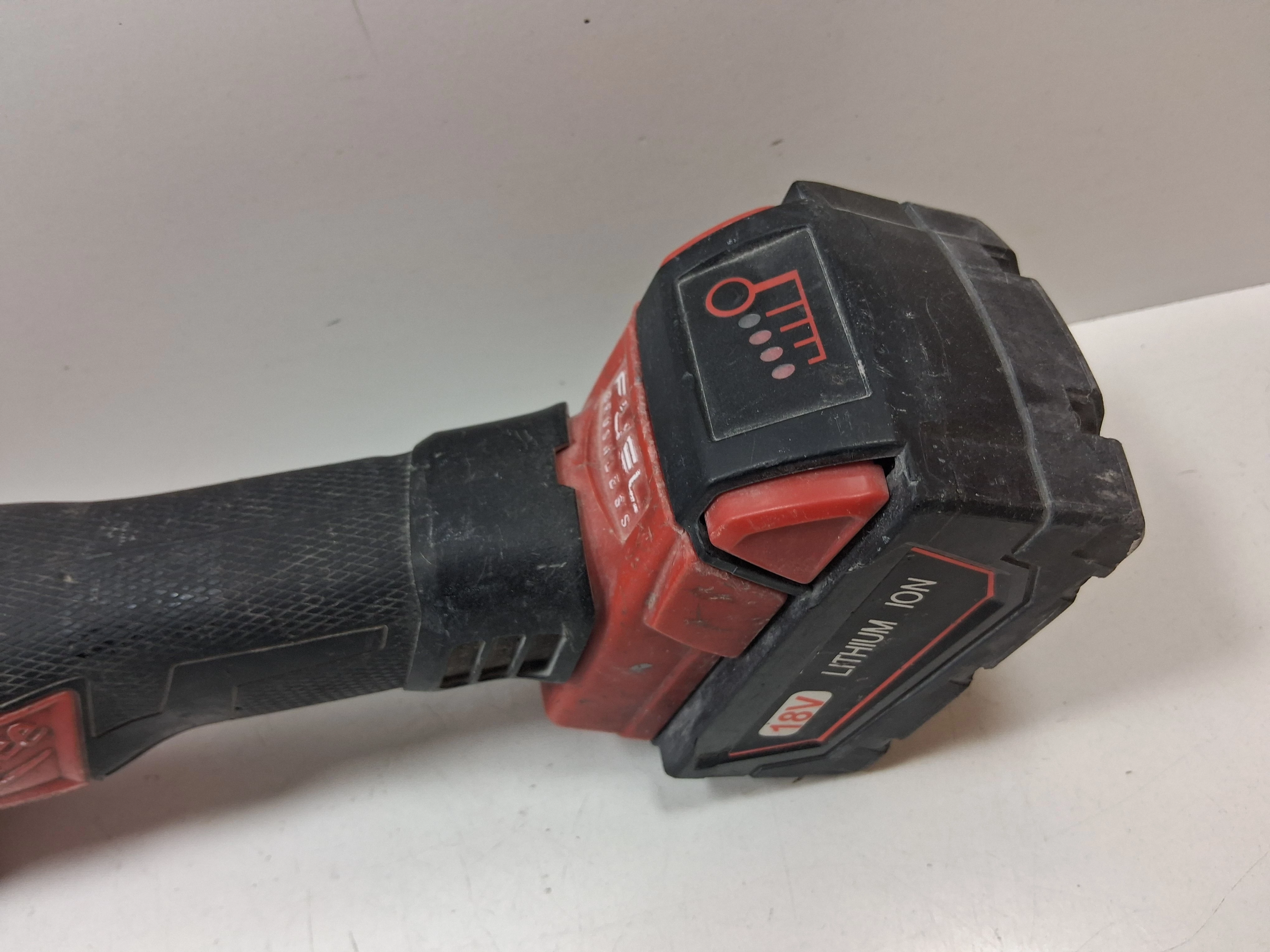 szlifierka-katowa-milwaukee-m18-cag125x-rodzaj-zasilania-128529-1