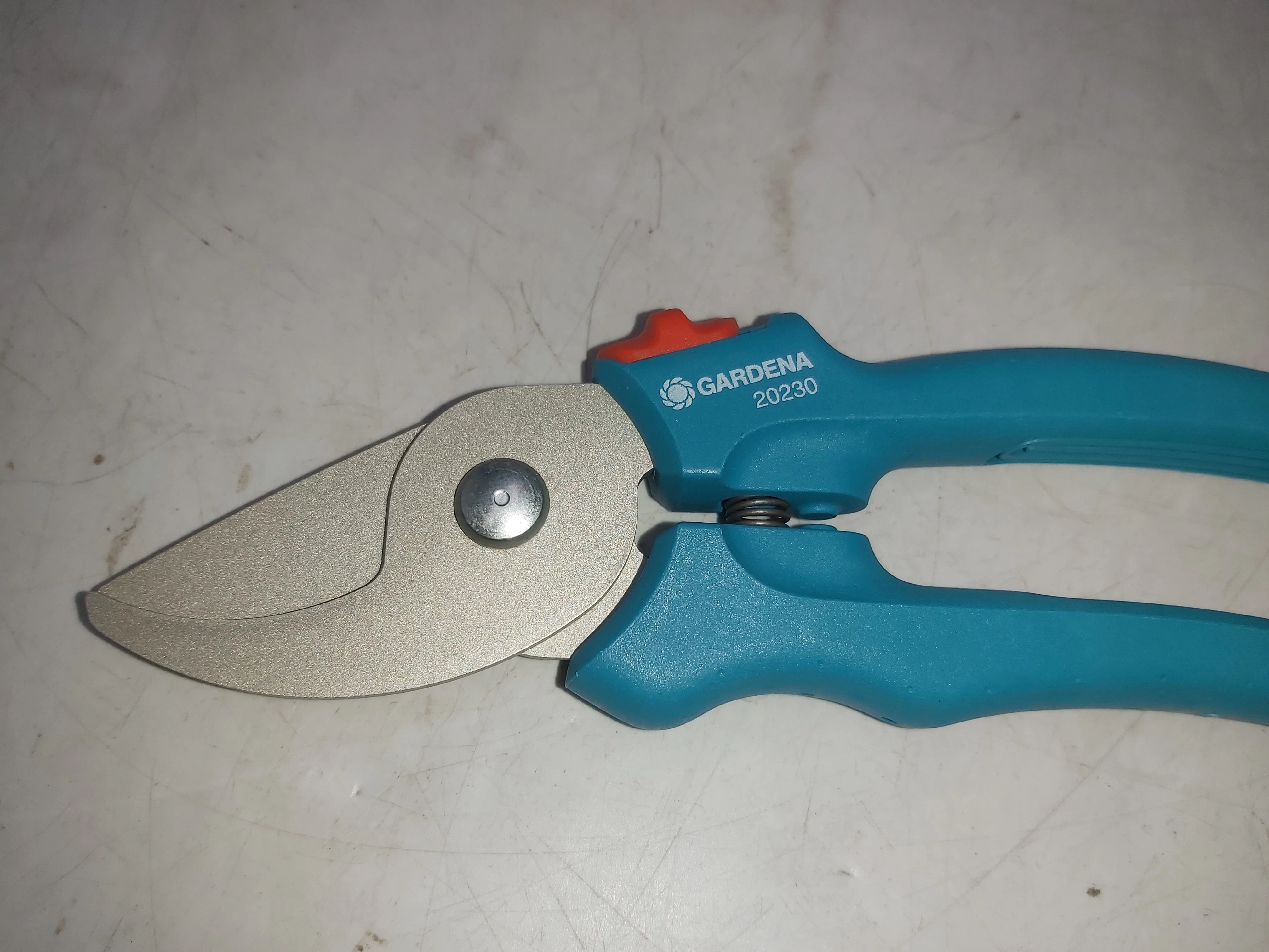 sekator-gardena-easycut-20230-zasilanie-209566-1769021